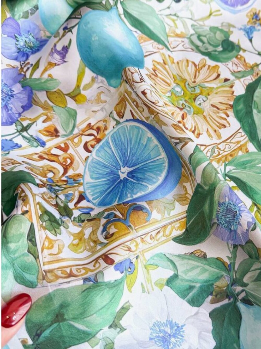 🩷👗Elegant Summer Scarf w/Blue Lemon Motif - Picture 6 of 6